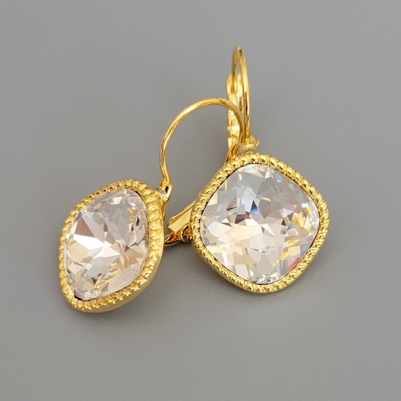 Crystal Earrings in Yellow Gold - Picture 7 of 8
